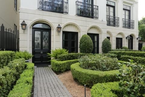 1729 Sunset Blvd